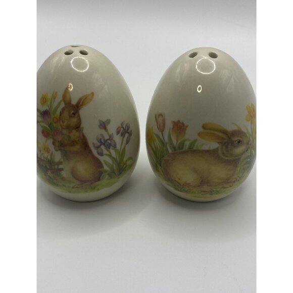 Vintage Bunny-Themed Ceramic Salt & Pepper Shakers With Floral Design Easter Dec - Picture 2 of 11